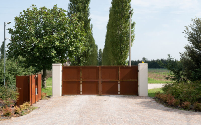 progetto ingresso abitazione privata con siepe campestre