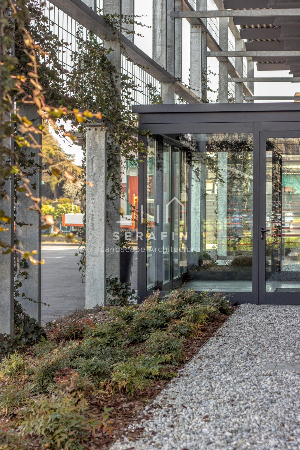 vertical corporate garden project with flower beds Cofiloc