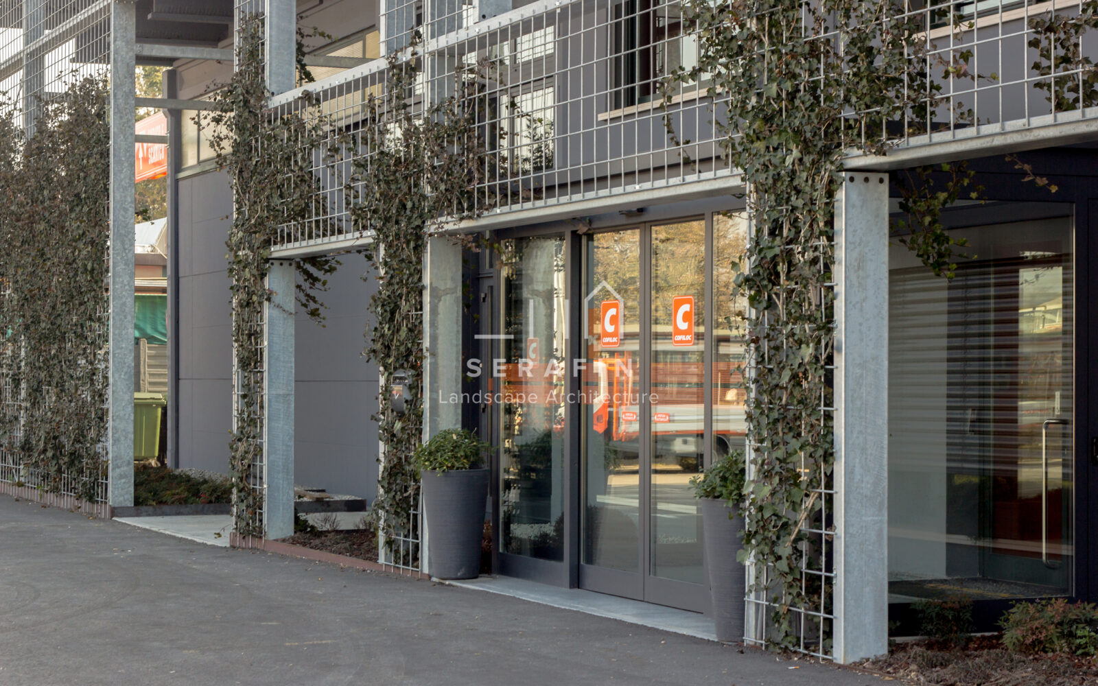 vertical corporate garden project with flower beds Cofiloc