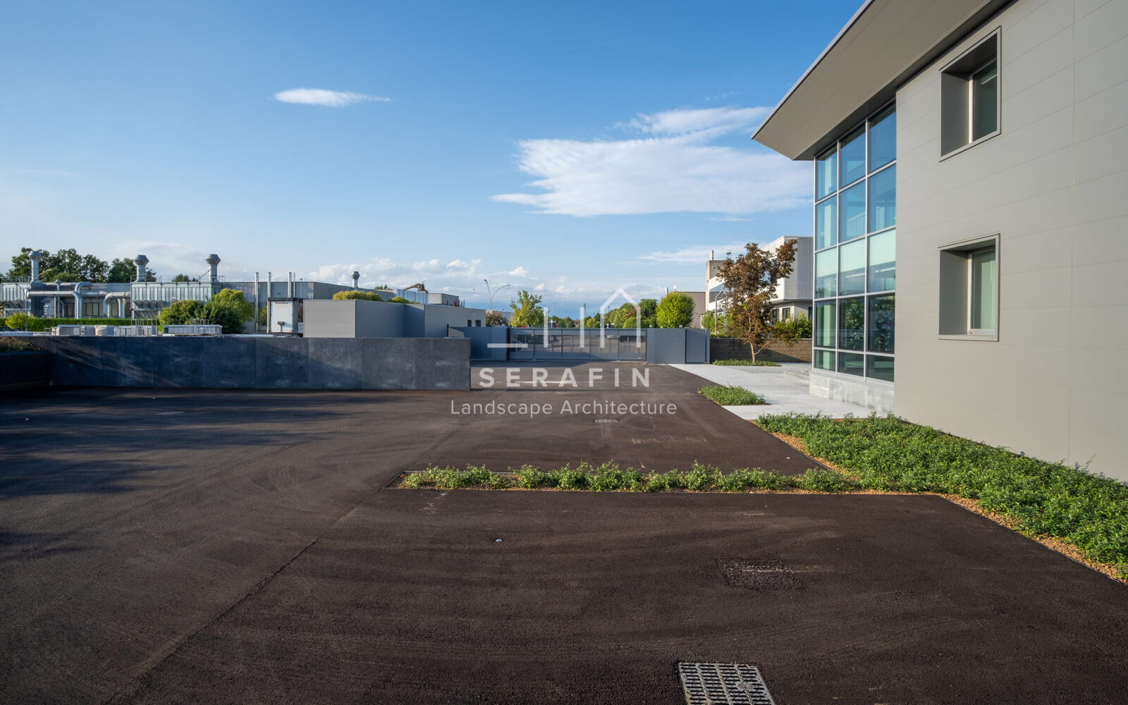 immagine del progetto di un giardino aziendale con parcheggio a San Polo di Piave
