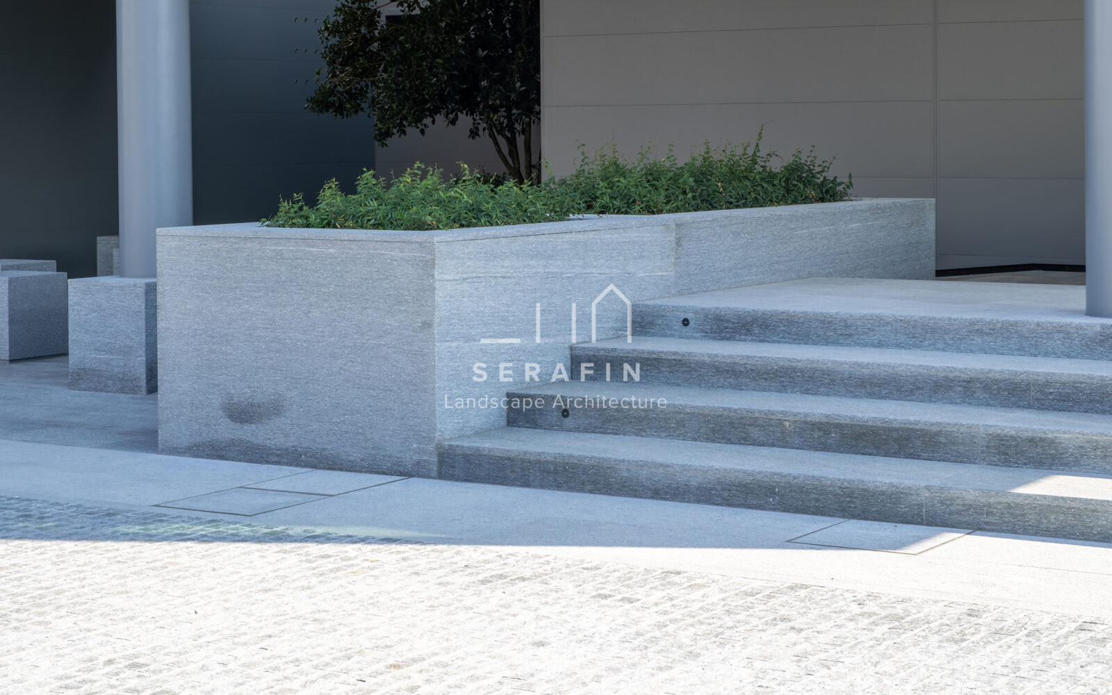 immagine del progetto di un giardino aziendale con parcheggio a San Polo di Piave