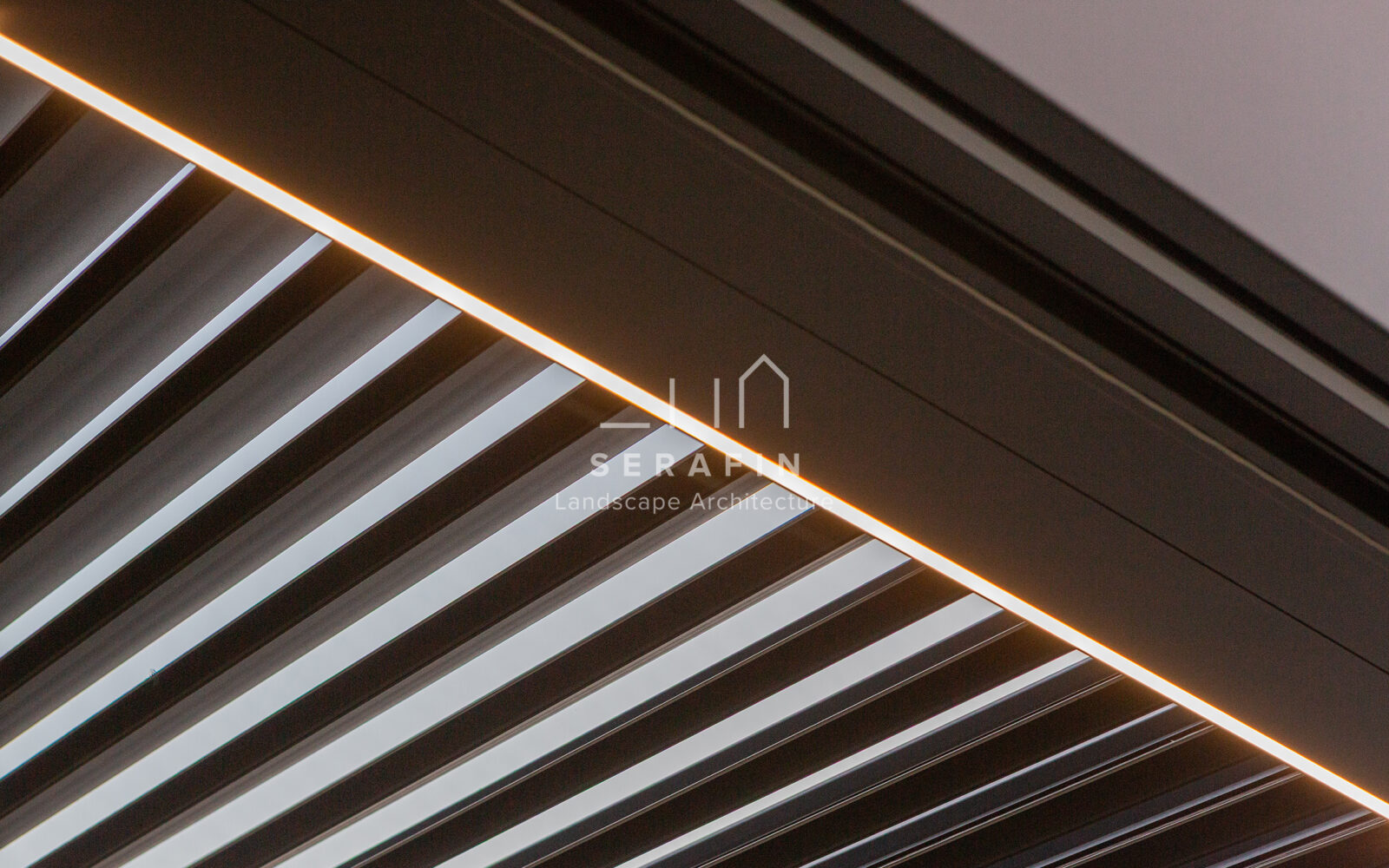 immagine del progetto di un giardino privato di lusso con pergotenda bioclimatica a Treviso