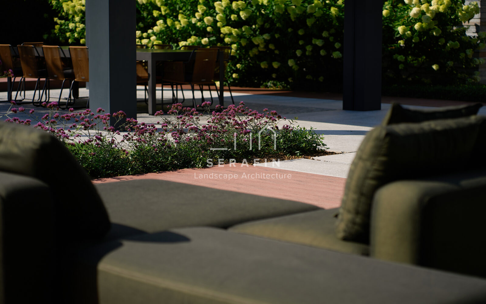 immagine del progetto di un giardino privato di lusso con pergotenda bioclimatica a Treviso